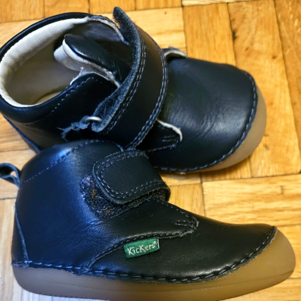 Kickers leather shoes for baby